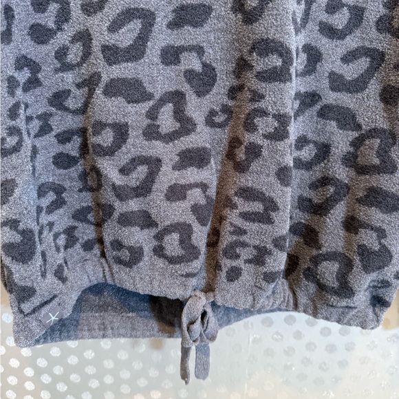 Barefoot Dreams Charcoal Leopard Pullover - Picture 5 of 7